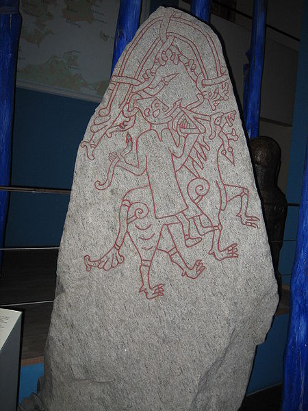 Изображение на камне из Хуннестада (Сконе, Швеция) — сцена из мифа о погребении Бальдра (великанша, едущая верхом на волке со змеями вместо поводьев)
